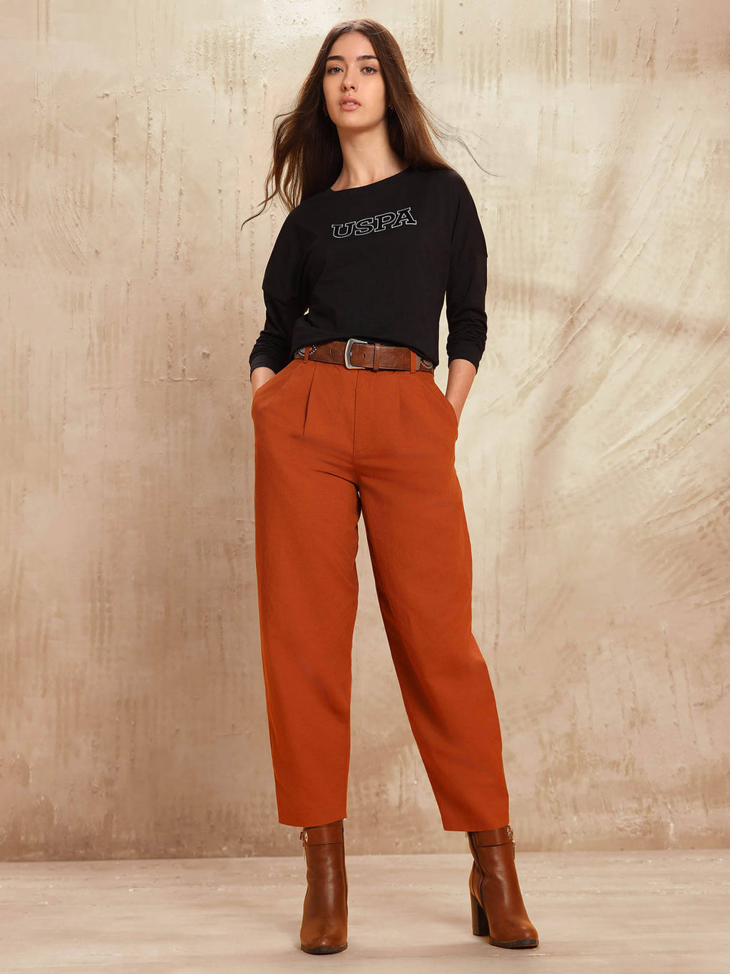 Women Black Solid Regular Fit T-Shirt | PW43 - view 3