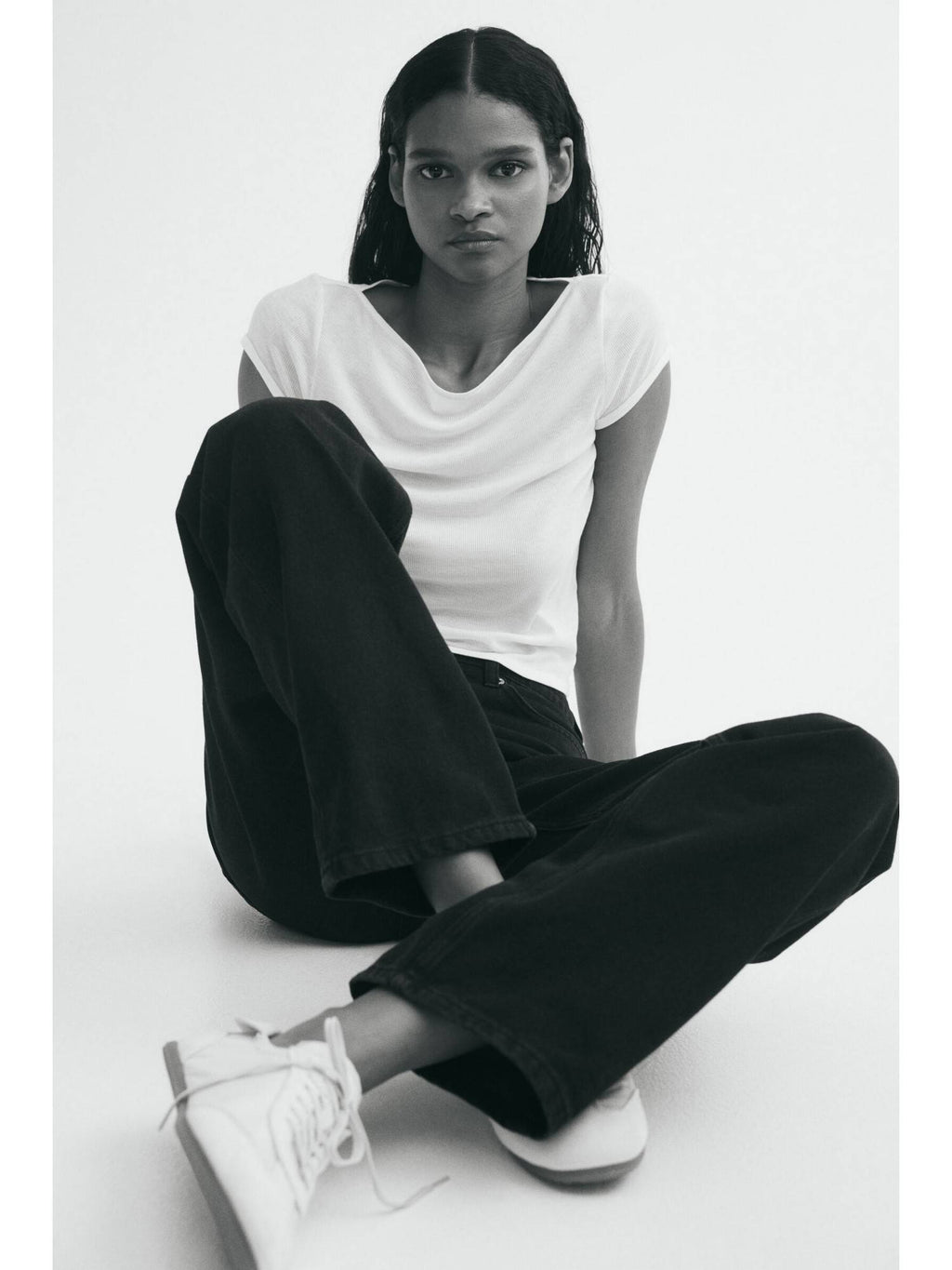 Women Black Straight High Jeans | ST23 - view 2