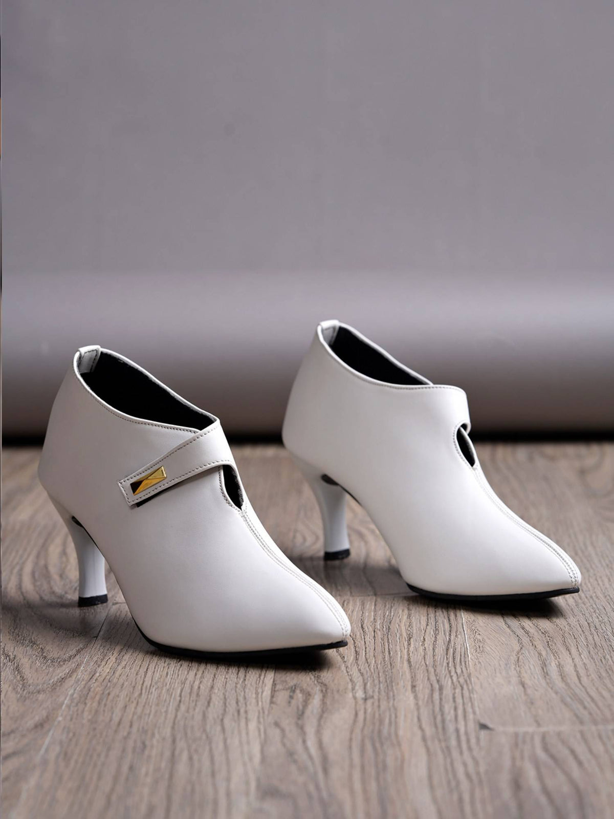 Pointed Toe White Pumps for Women | H78 - view 4