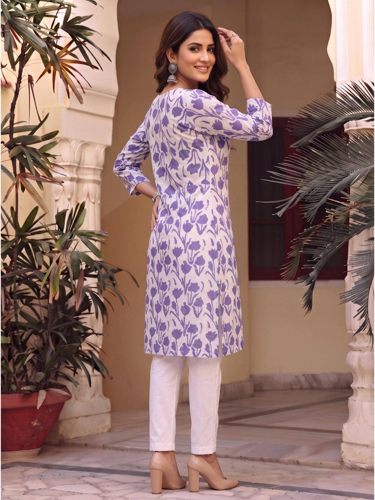 Women Purple Floral Printed Kurta | KDG - view 2