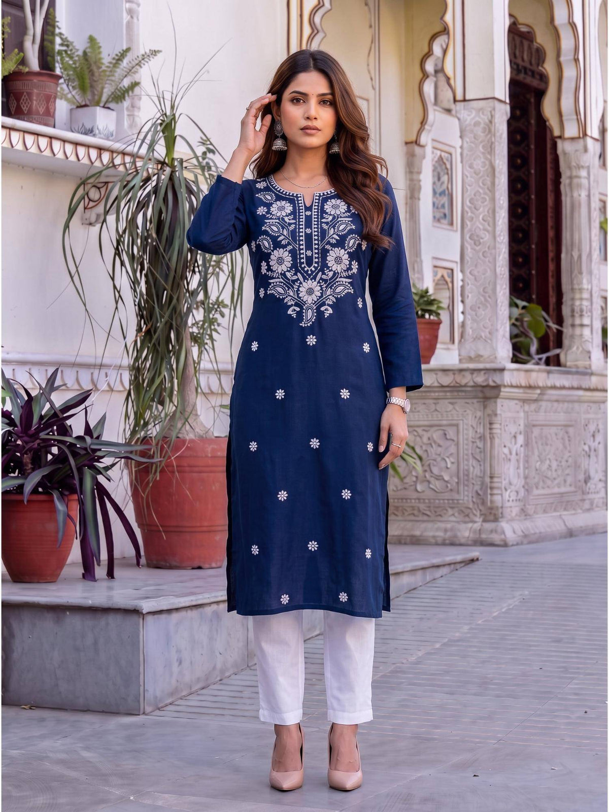 Women Navy Blue Floral Embroidered Kurta | KDG - view 4