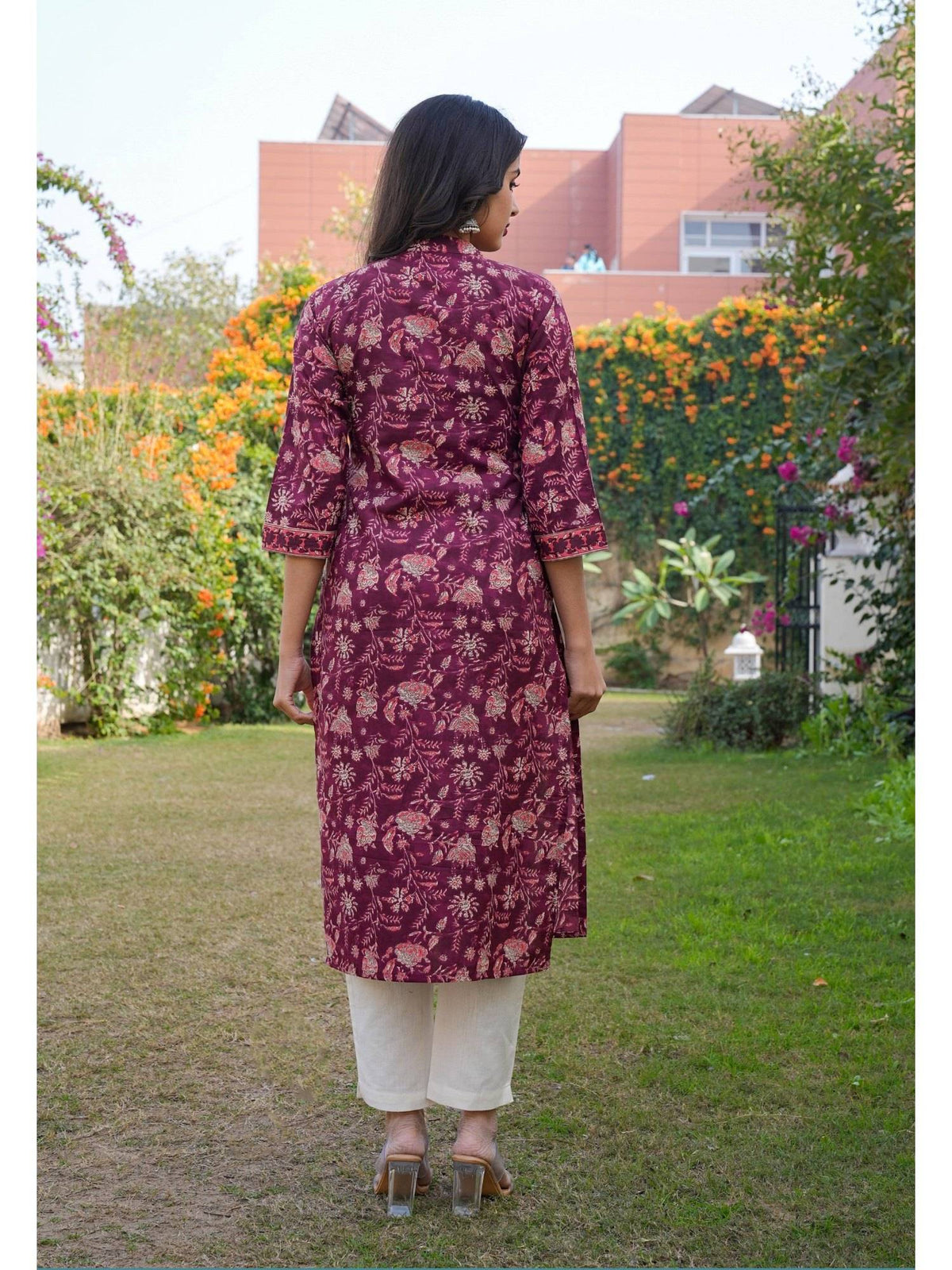 Women Floral Printed Straight Cotton Purple Kurta | U3S - view 3