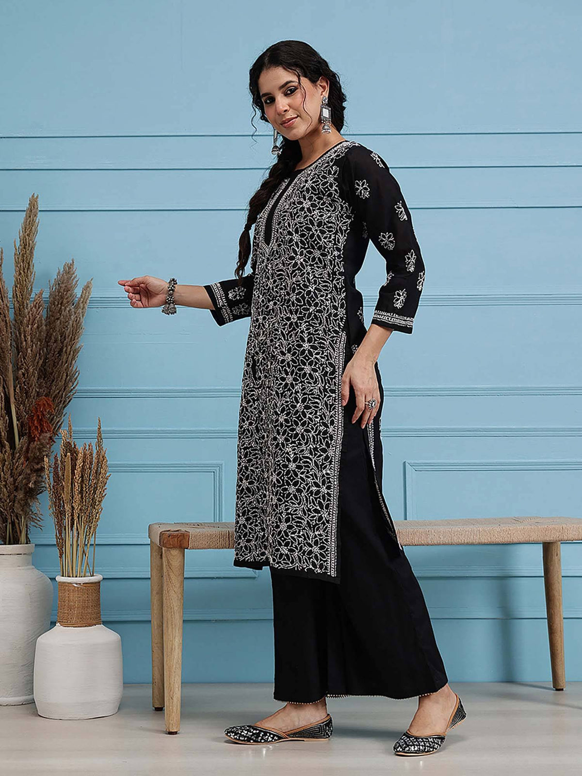 Hand Embroidered White Cotton Lucknowi Chikan Kurta (XS) (A411181) | KDG - view 46
