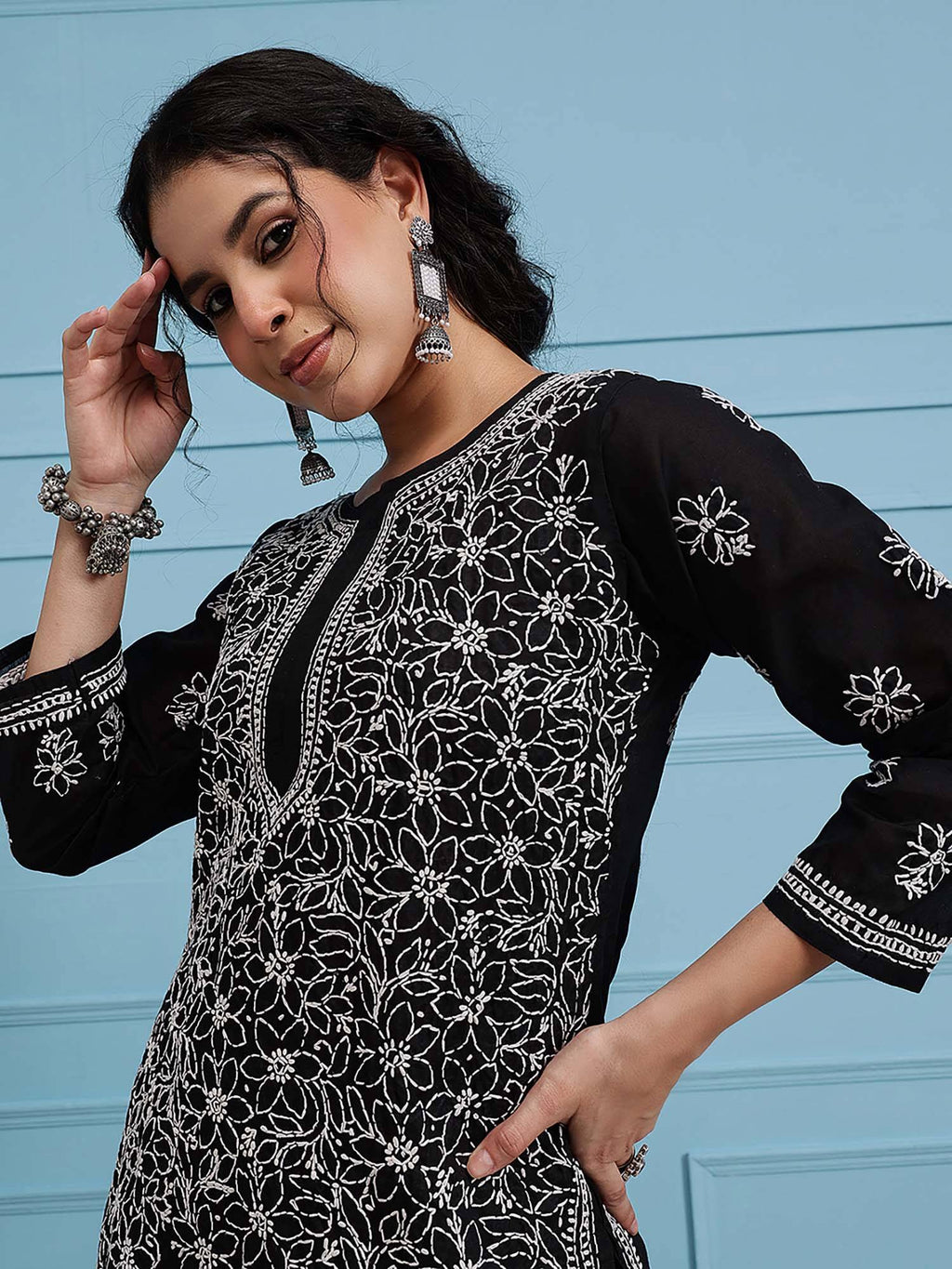 Hand Embroidered White Cotton Lucknowi Chikan Kurta (XS) (A411181) | KDG - view 47