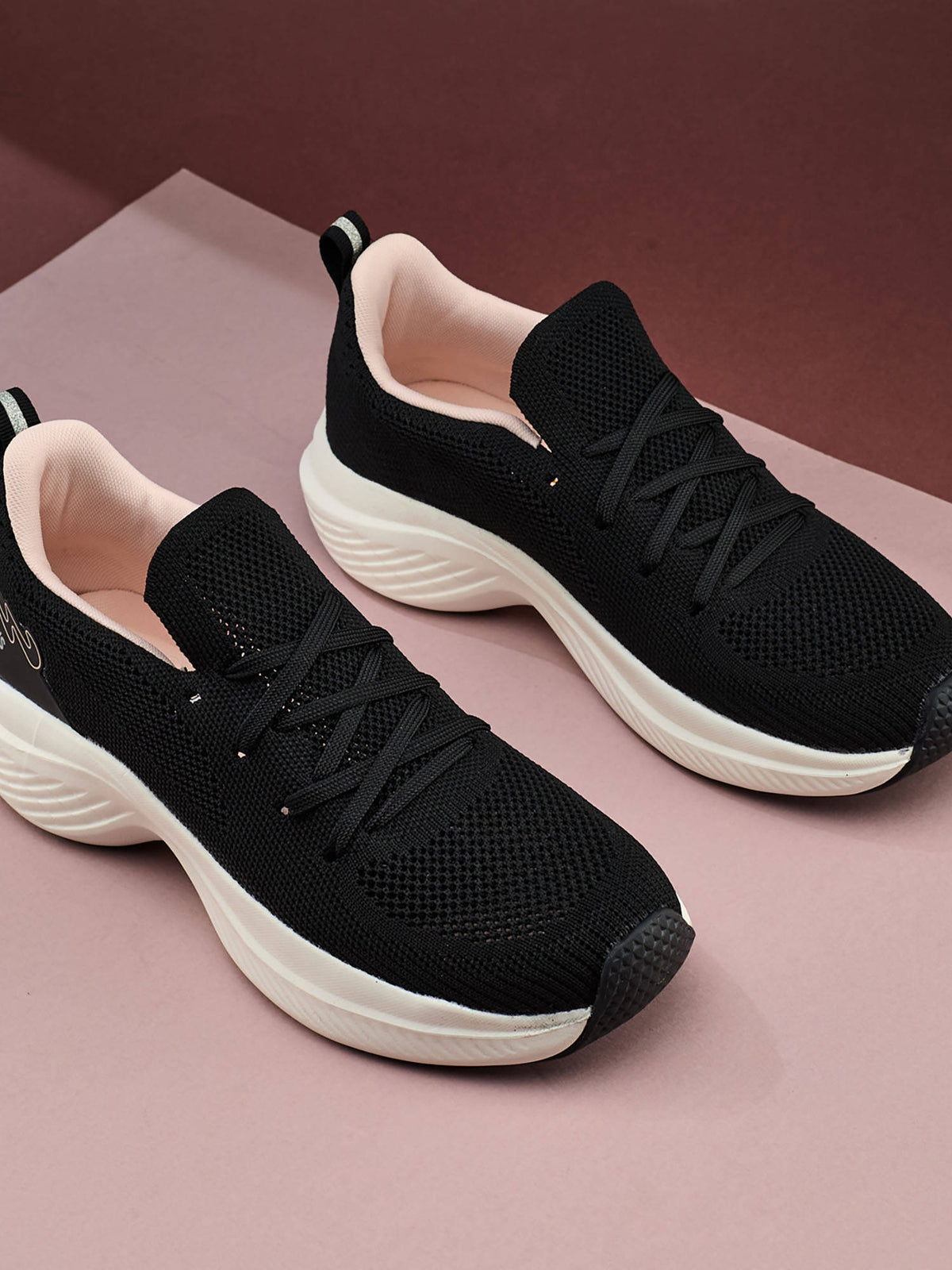 WILLO Black Womens Walking Shoes | SH9 - view 1