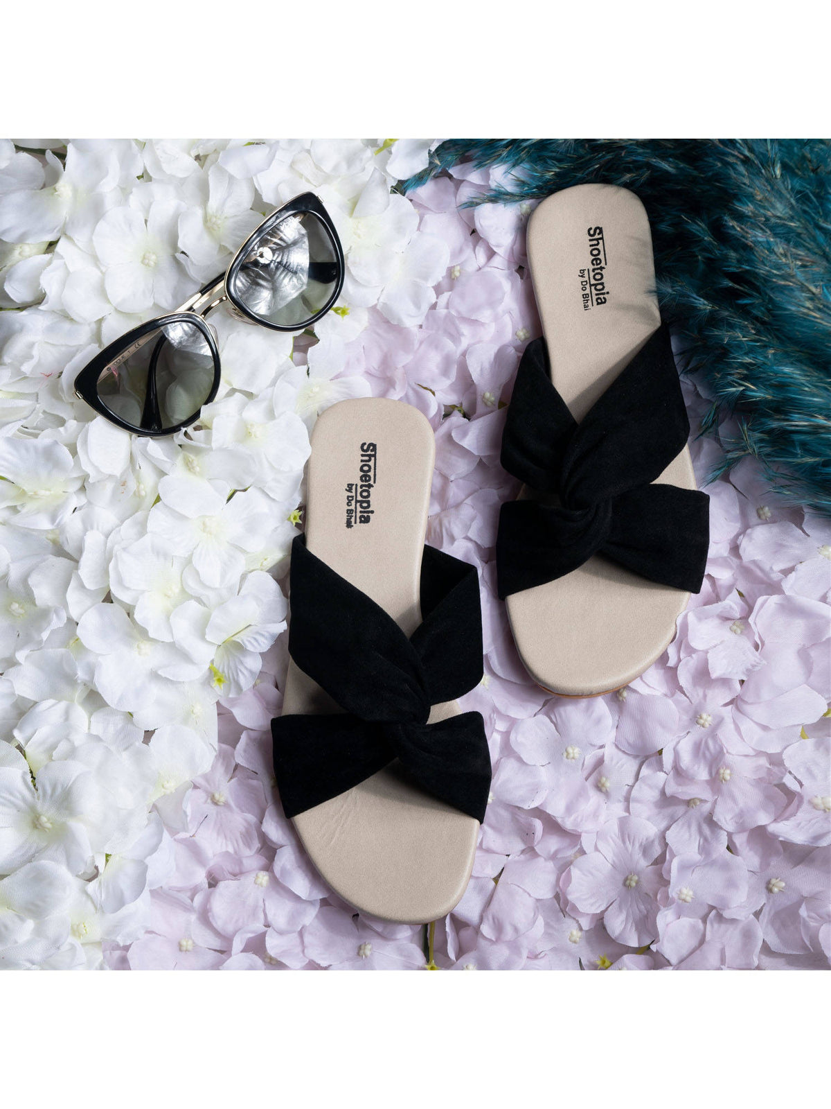 Women Black Open Toe Flats | F61 - view 1