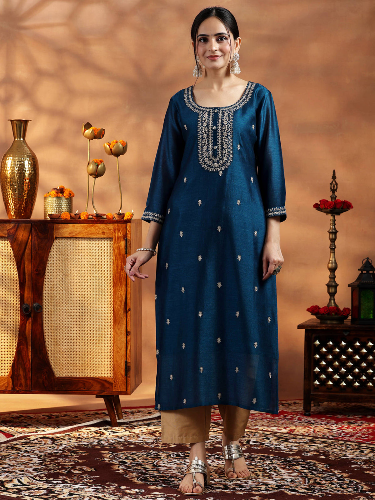 Maroon Embroidered Silk Straight Kurta | U3S - view 8