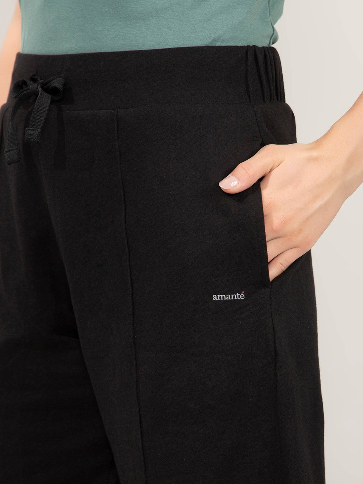Women Knee Length High Rise Relaxed Fit Solid Shorts-Black - view 5