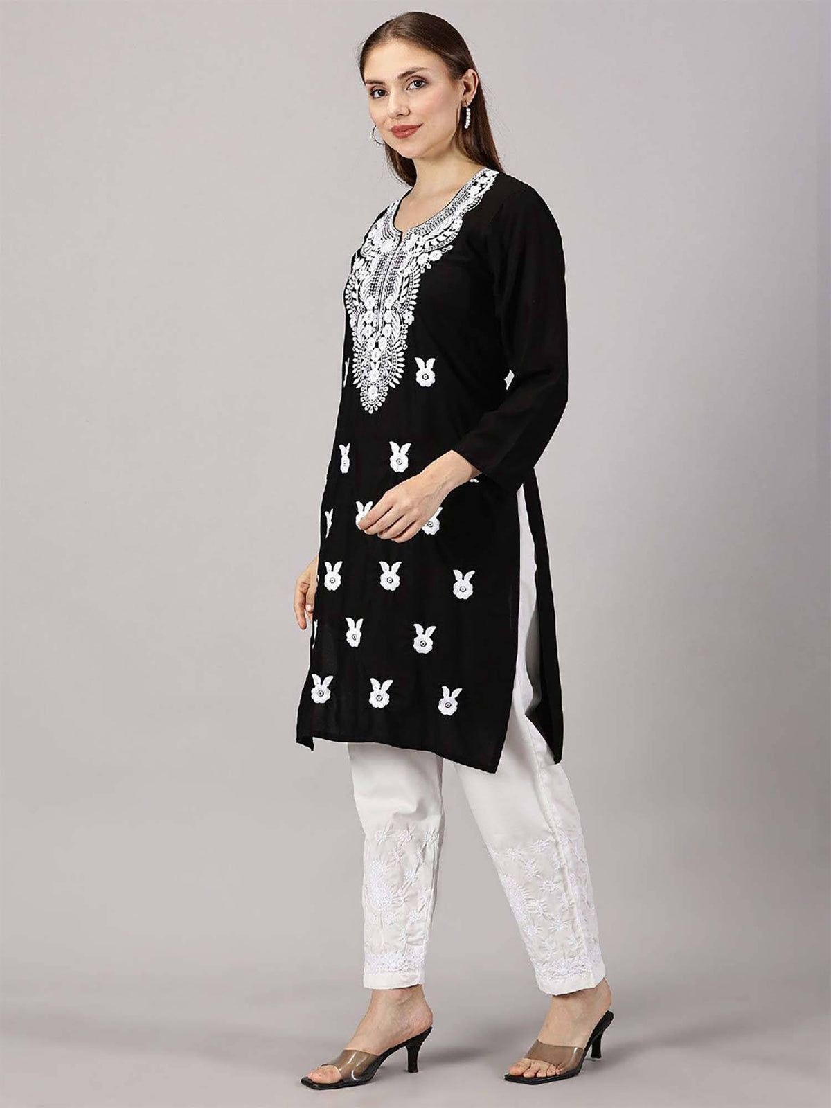 Women Red Floral Embroidered Straight Kurta | FY93 - view 21