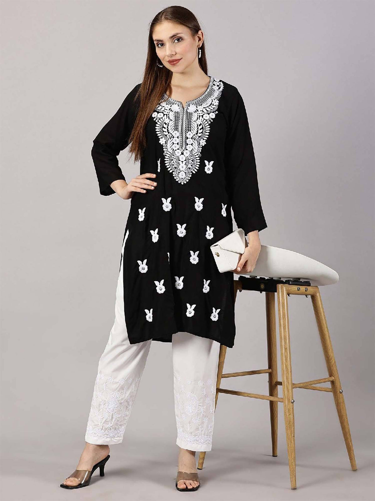 Women Red Floral Embroidered Straight Kurta | FY93 - view 24