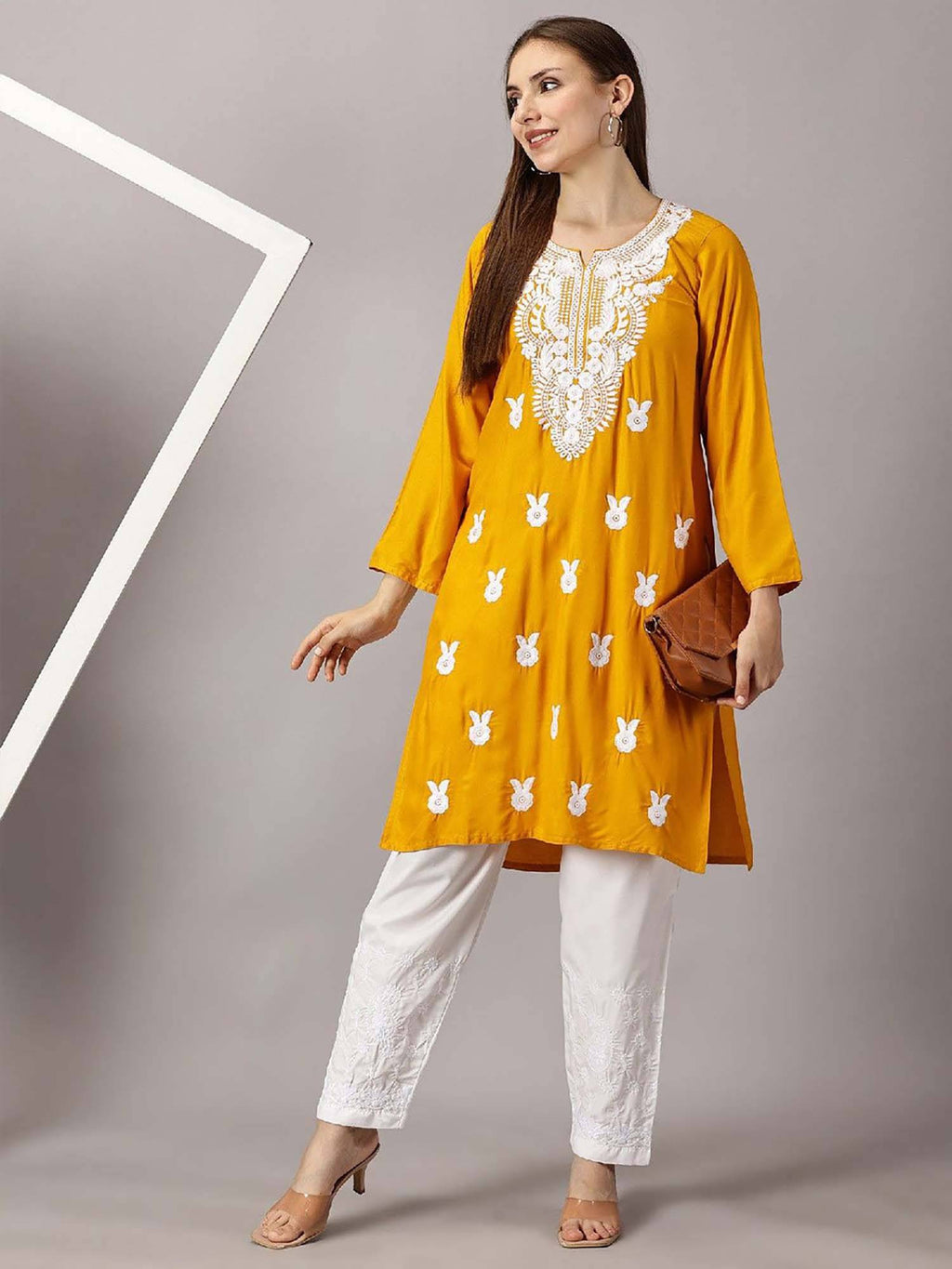 Women Red Floral Embroidered Straight Kurta | FY93 - view 42