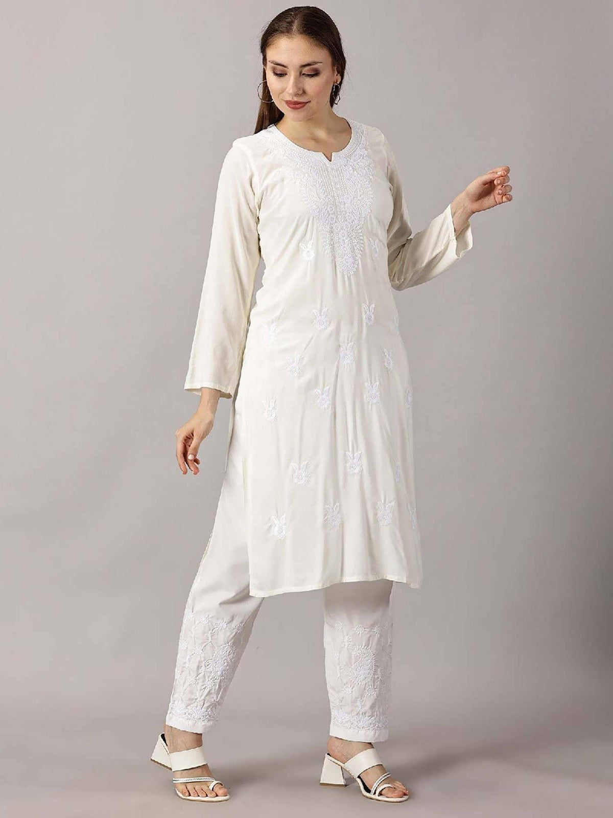 Women Red Floral Embroidered Straight Kurta | KDG - view 35