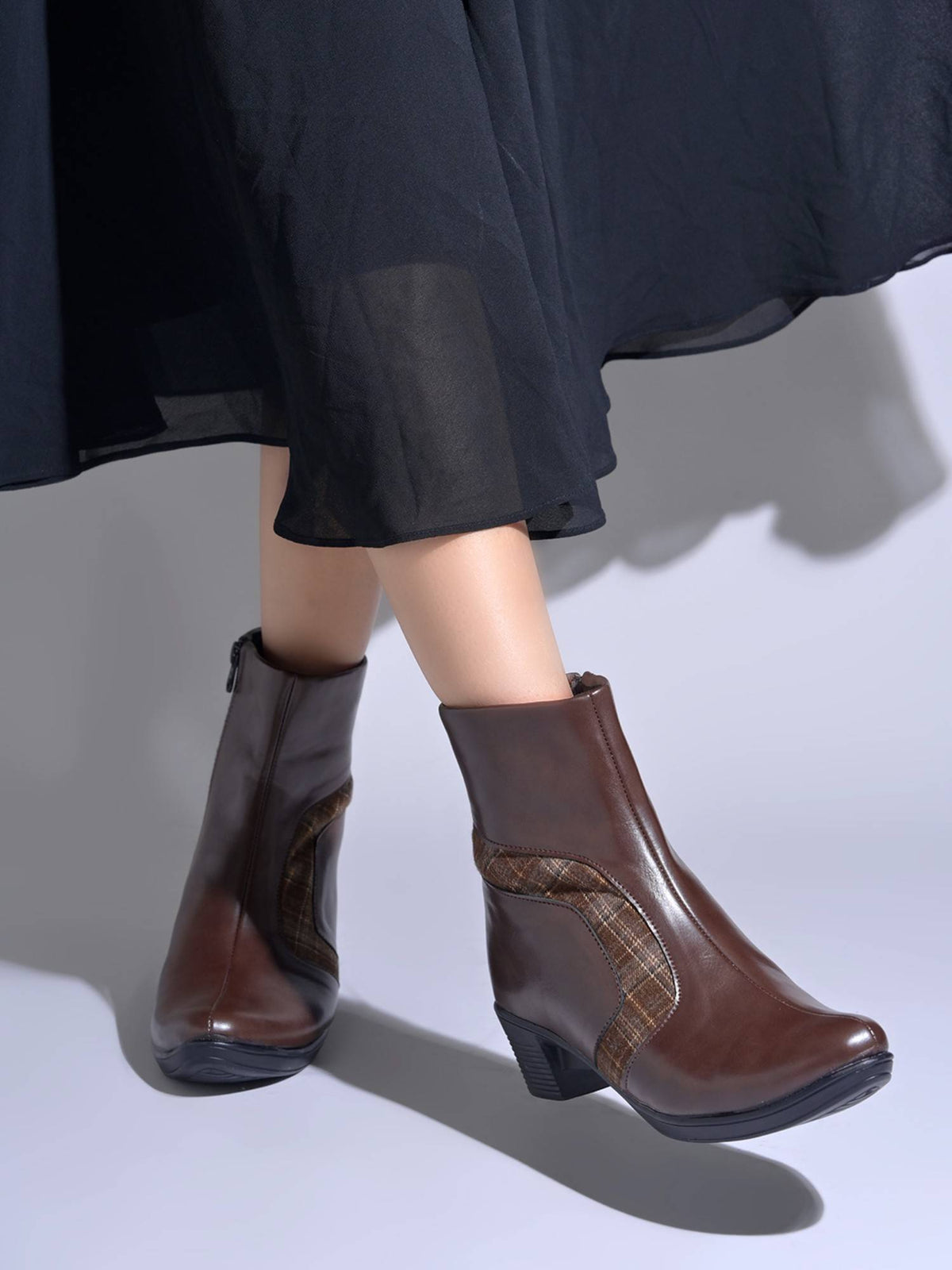 Women Brown Plaid Accent Casual Boots | BT61 - view 3