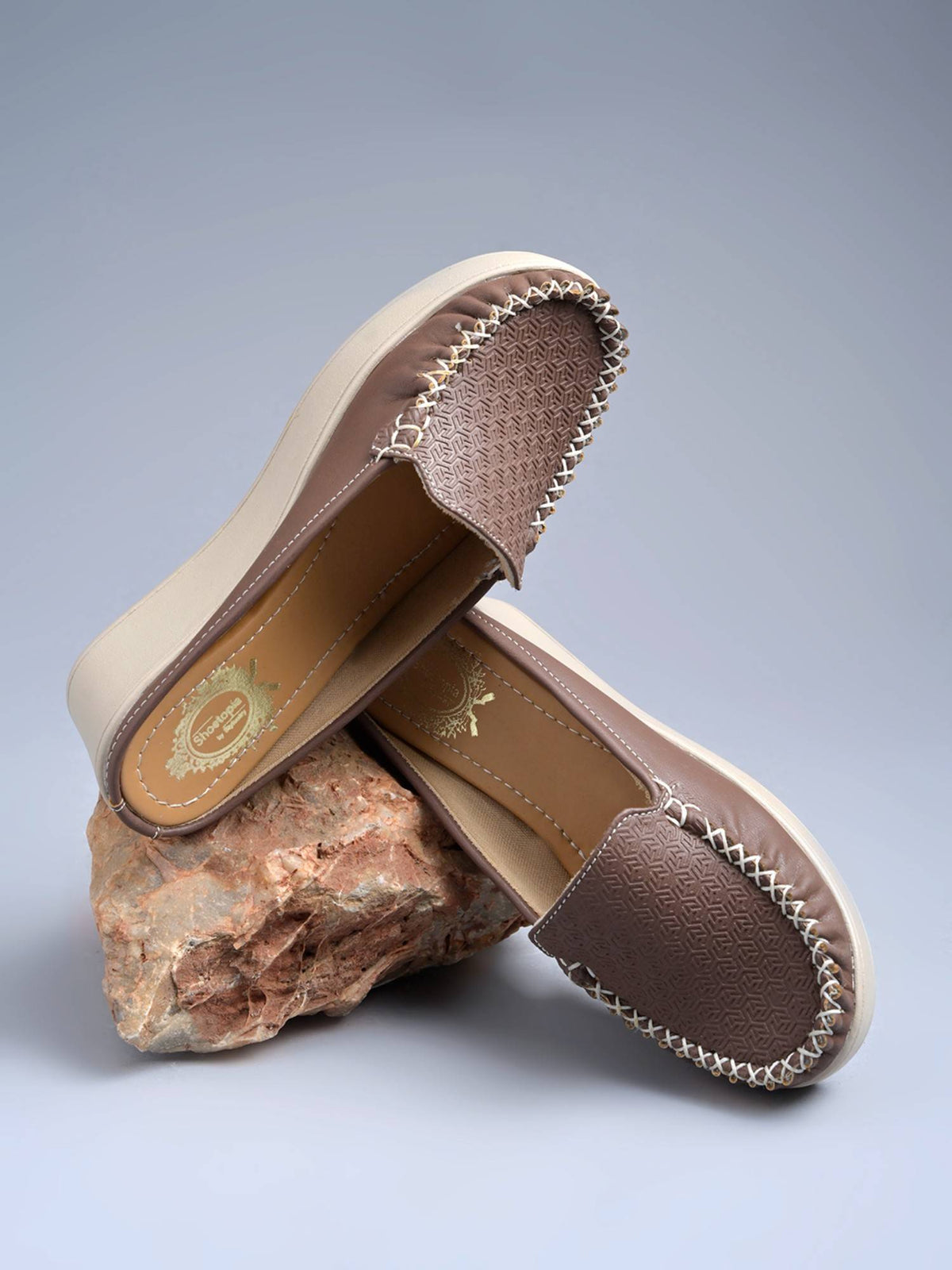 Women Brown Textured Mules Heels | H78 - view 3