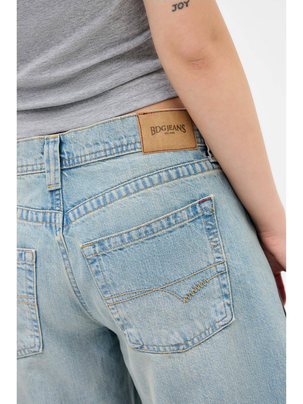 Kayla Cocoon Bleach Blue Jeans | BG78 - view 4