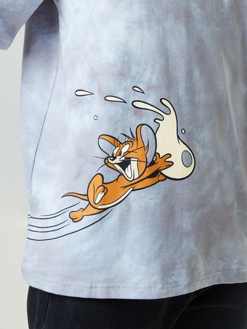 Buy Tom & Jerry: The Chase Mens Oversized T-Shirt Online. OS23