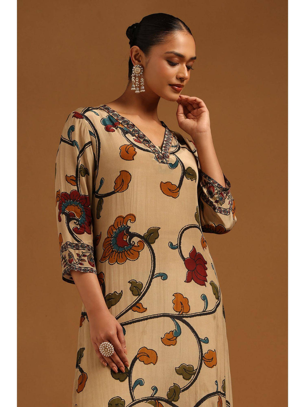 Beige Floral V-Neck Kurta | FY93 - view 5