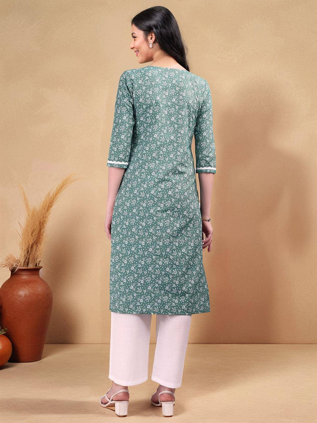 Womens Green Floral Printed Cotton Blend Straight Kurta | U3S - view 2