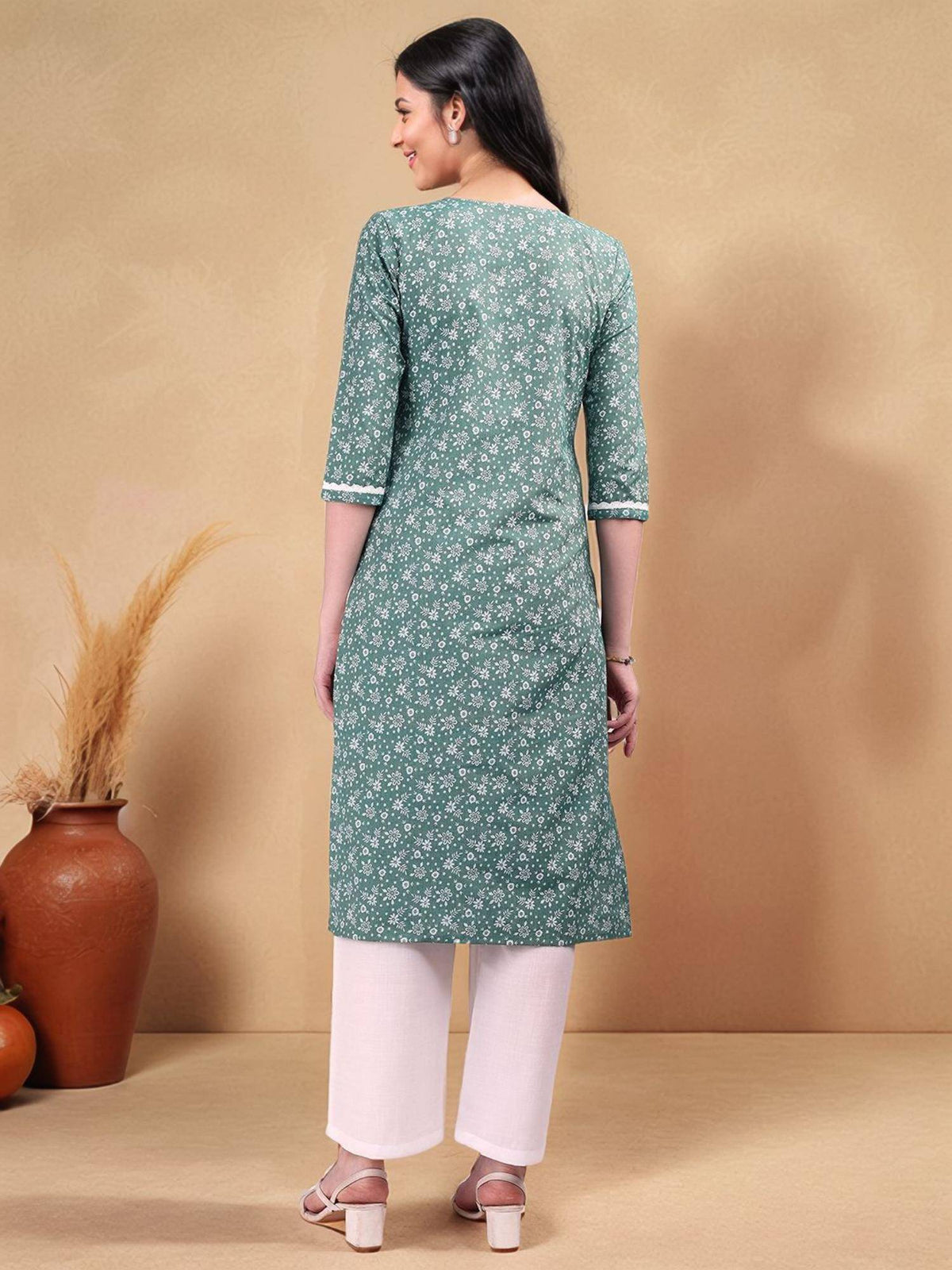 Womens Green Floral Printed Cotton Blend Straight Kurta | U3S - view 2