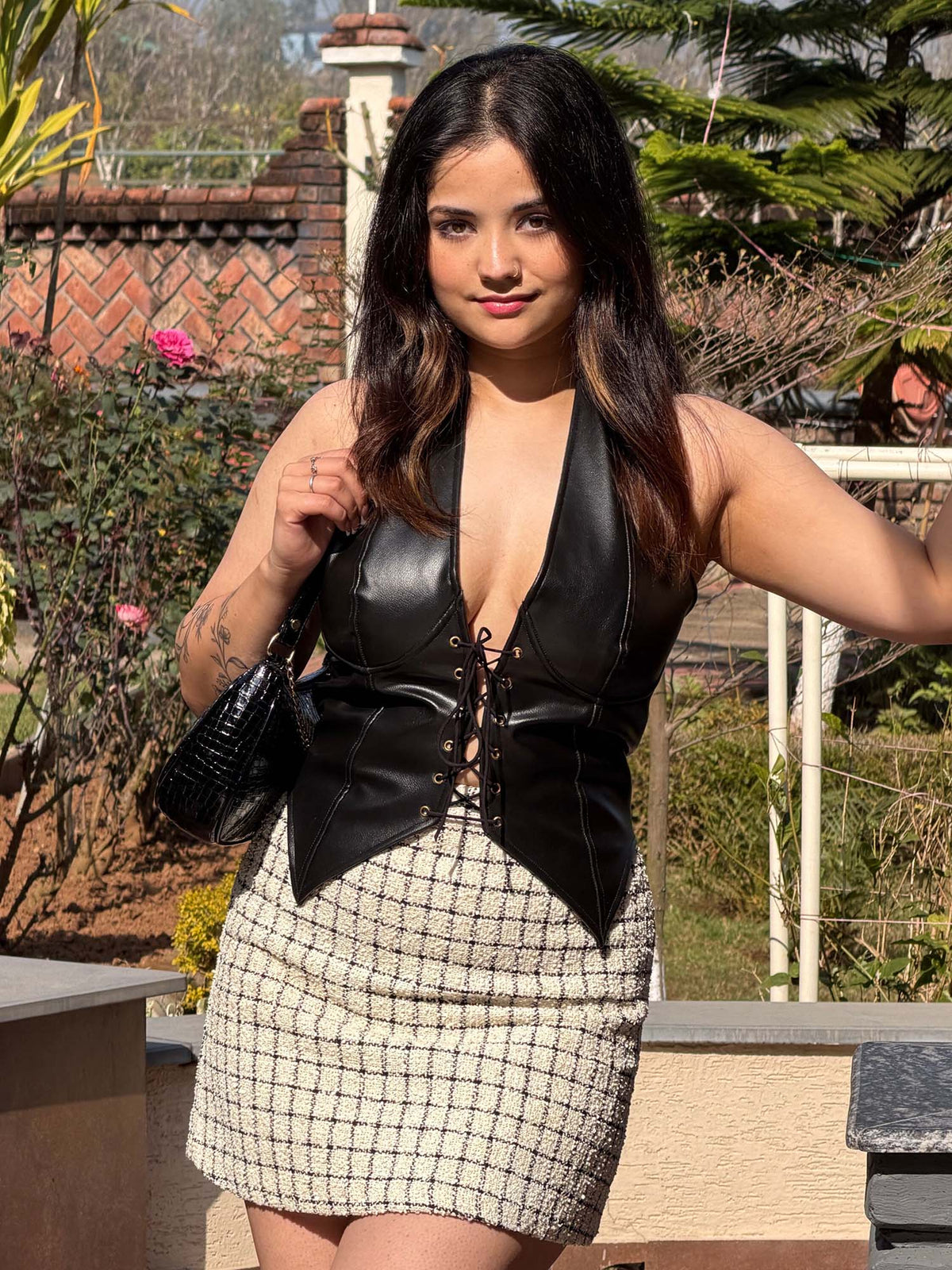 Black Regular Fit Printed Sweetheart Crop Top | CT61 - view 2