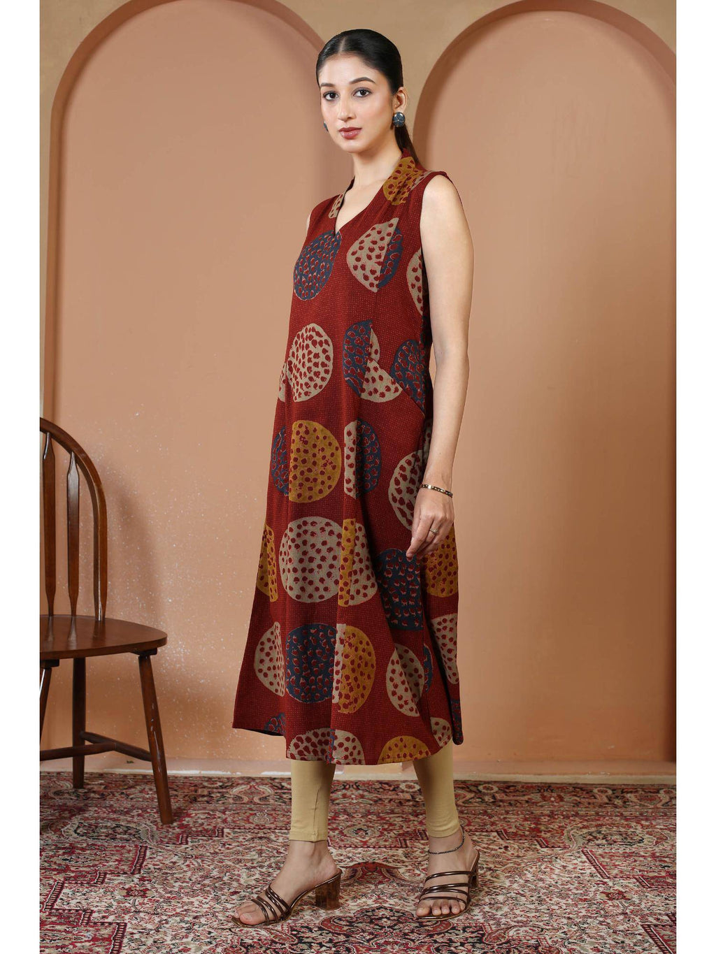 Maroon Printed Cotton A-Line Sleeveless V-Neck Kurta | U3S - view 2
