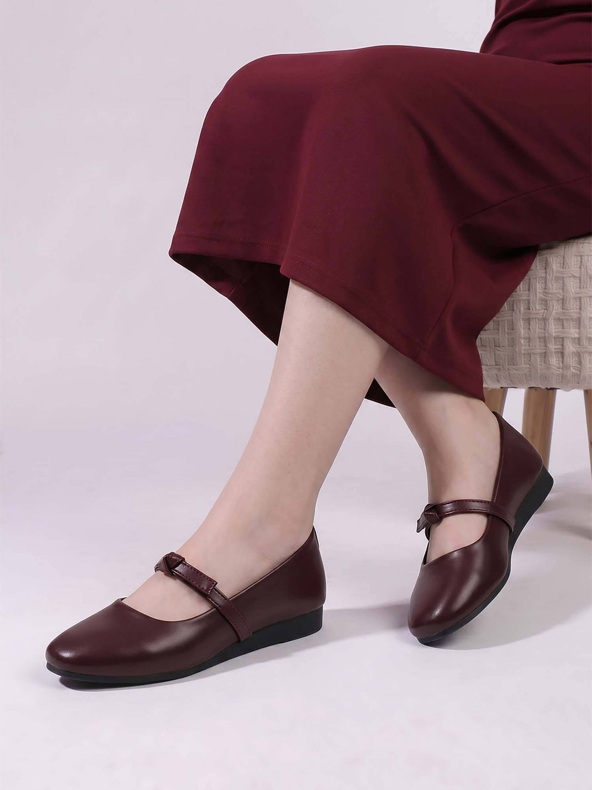 Womens Beige Elegant Bow Details Round Toe Ballerina | F61 - view 9