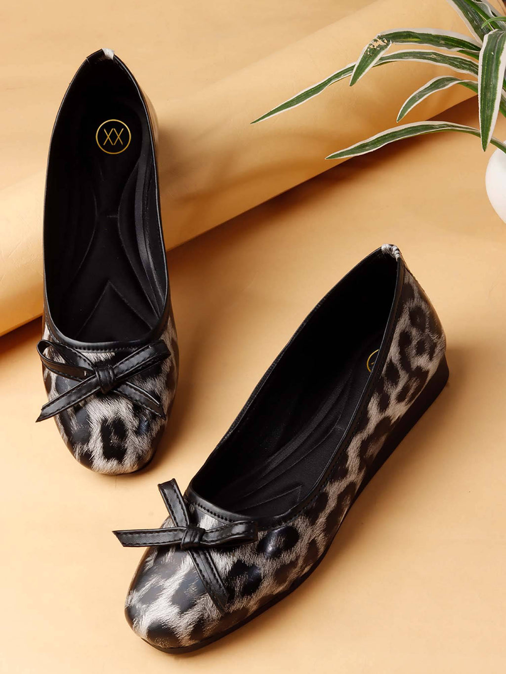 Womens Off White Trendy Animal Print Design Bows Ballerina | F61 - view 2