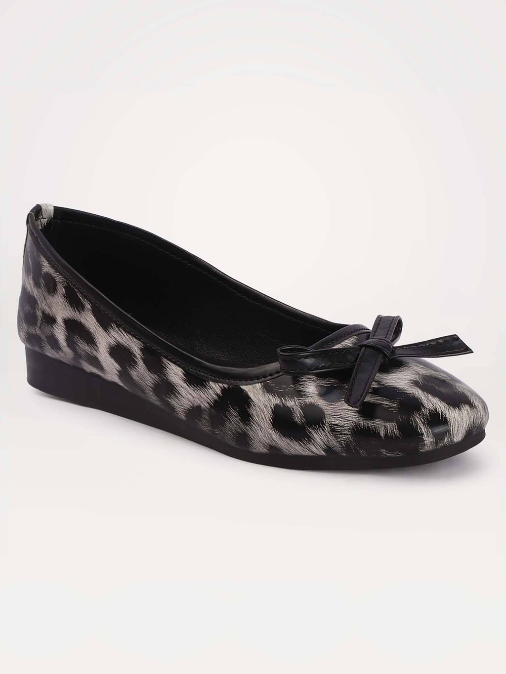 Womens Off White Trendy Animal Print Design Bows Ballerina | F61 - view 4
