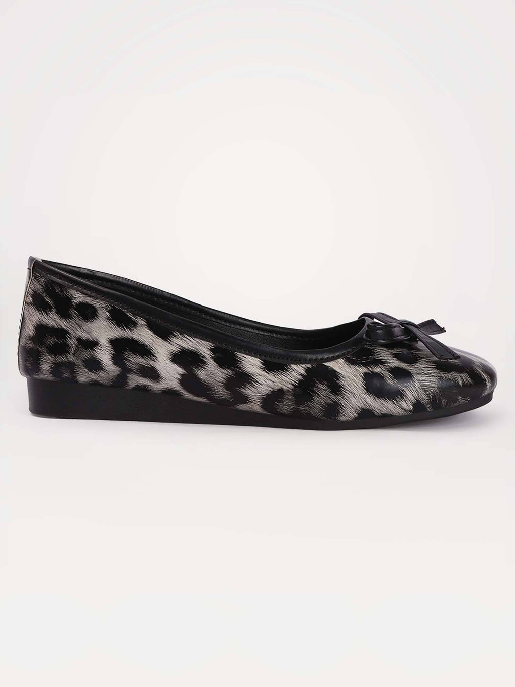 Womens Off White Trendy Animal Print Design Bows Ballerina | F61 - view 5