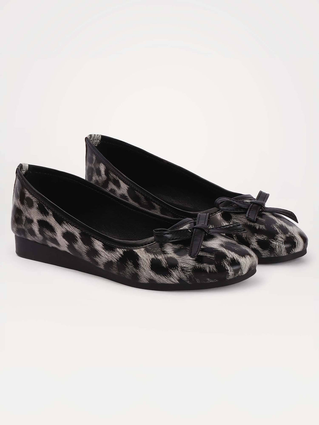 Womens Off White Trendy Animal Print Design Bows Ballerina | F61 - view 7