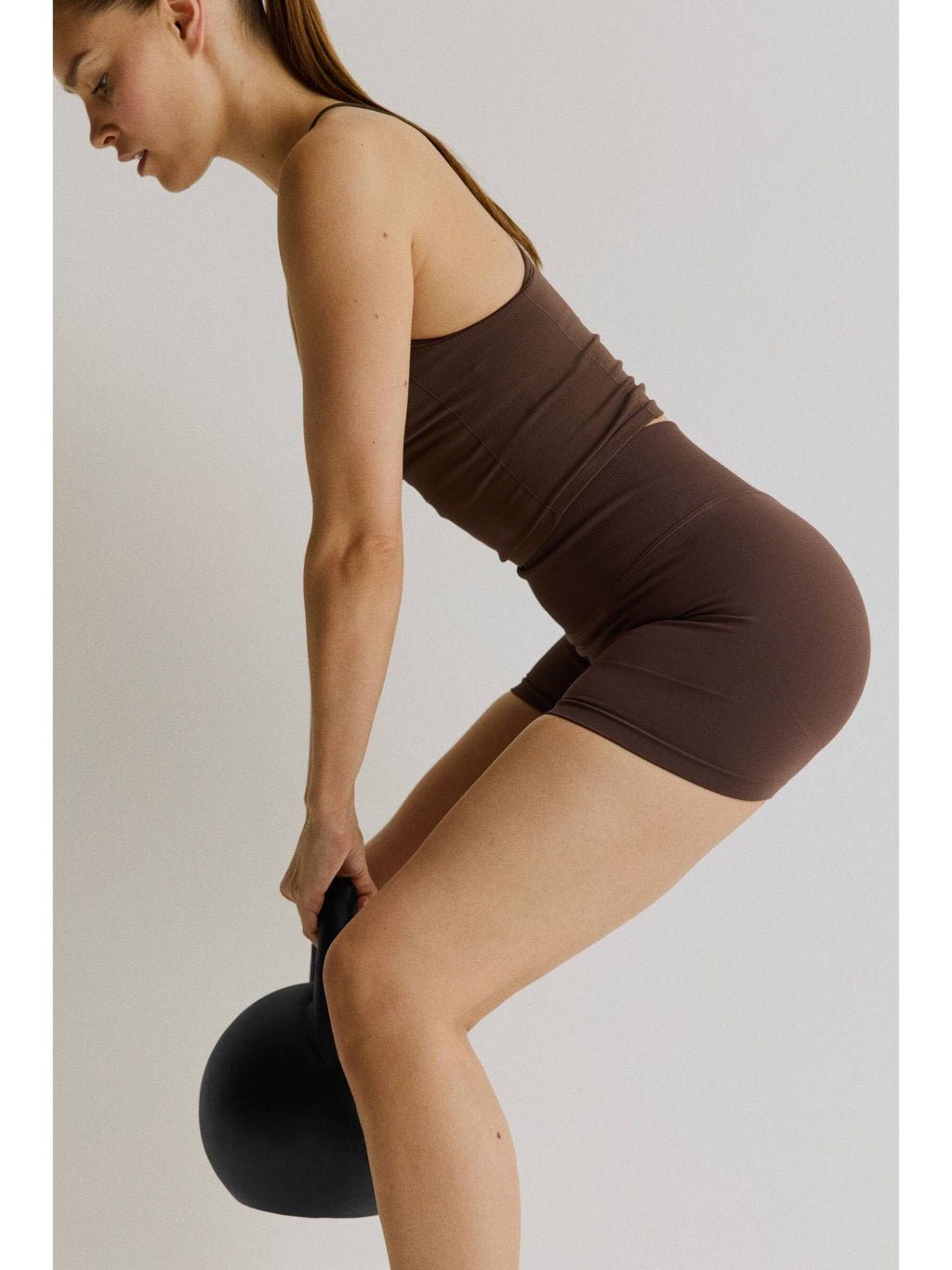 Women Brown Seamless Scrunch Hotpants With Drymove - view 5