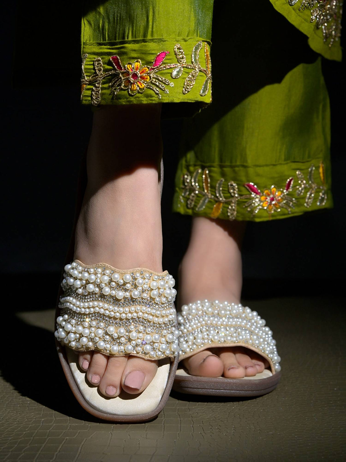 Women White Flats | F61 - view 3