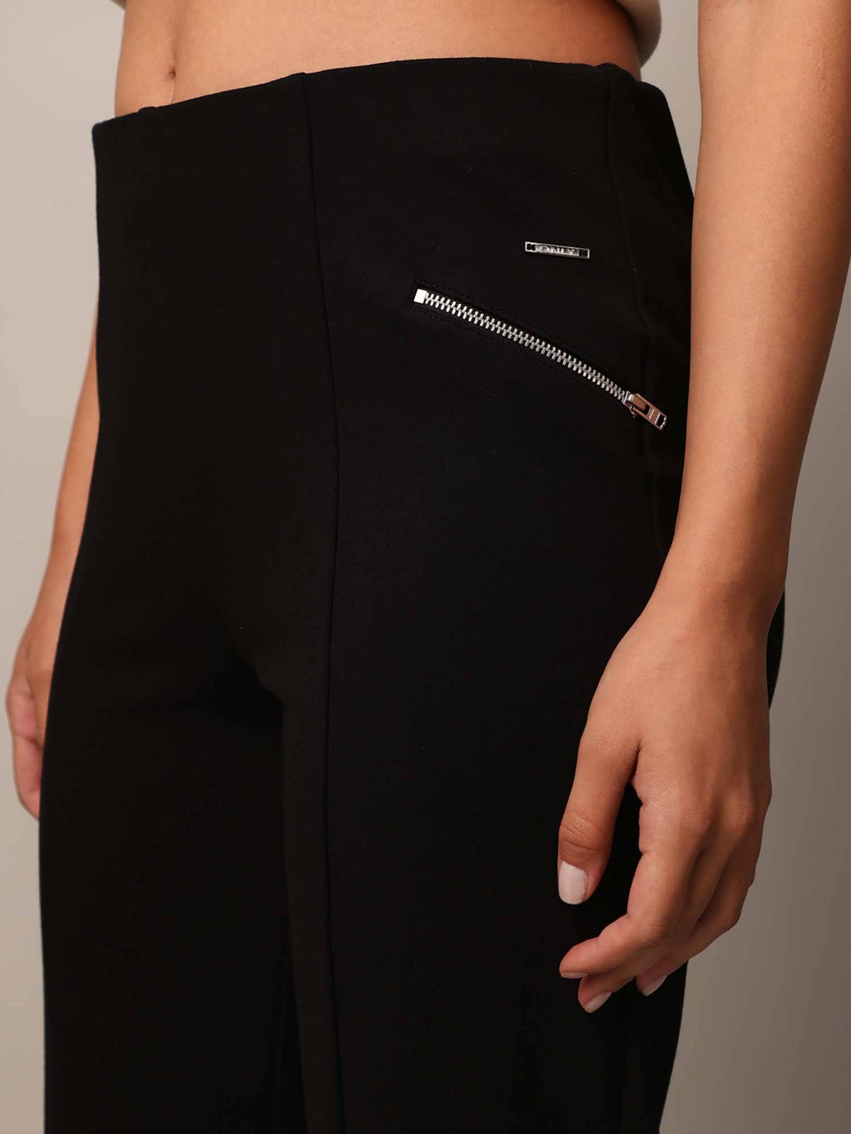 Black Slit Hem Pant | O24 - view 2