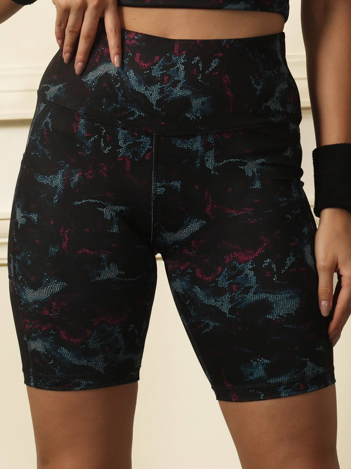 Womens High Waist Knee Length Quick Dry Printed Sports Shorts Black - view 1