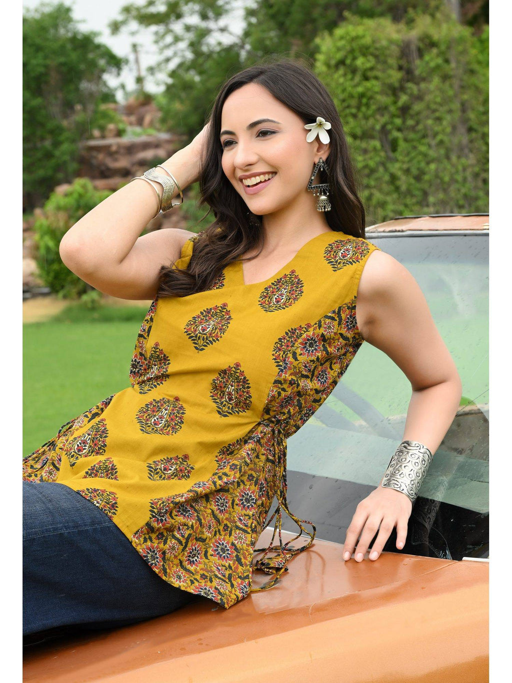 Women Cotton Printed V-Neck Hip Length Sleeveless A-Line Kurta | FY93 - view 4