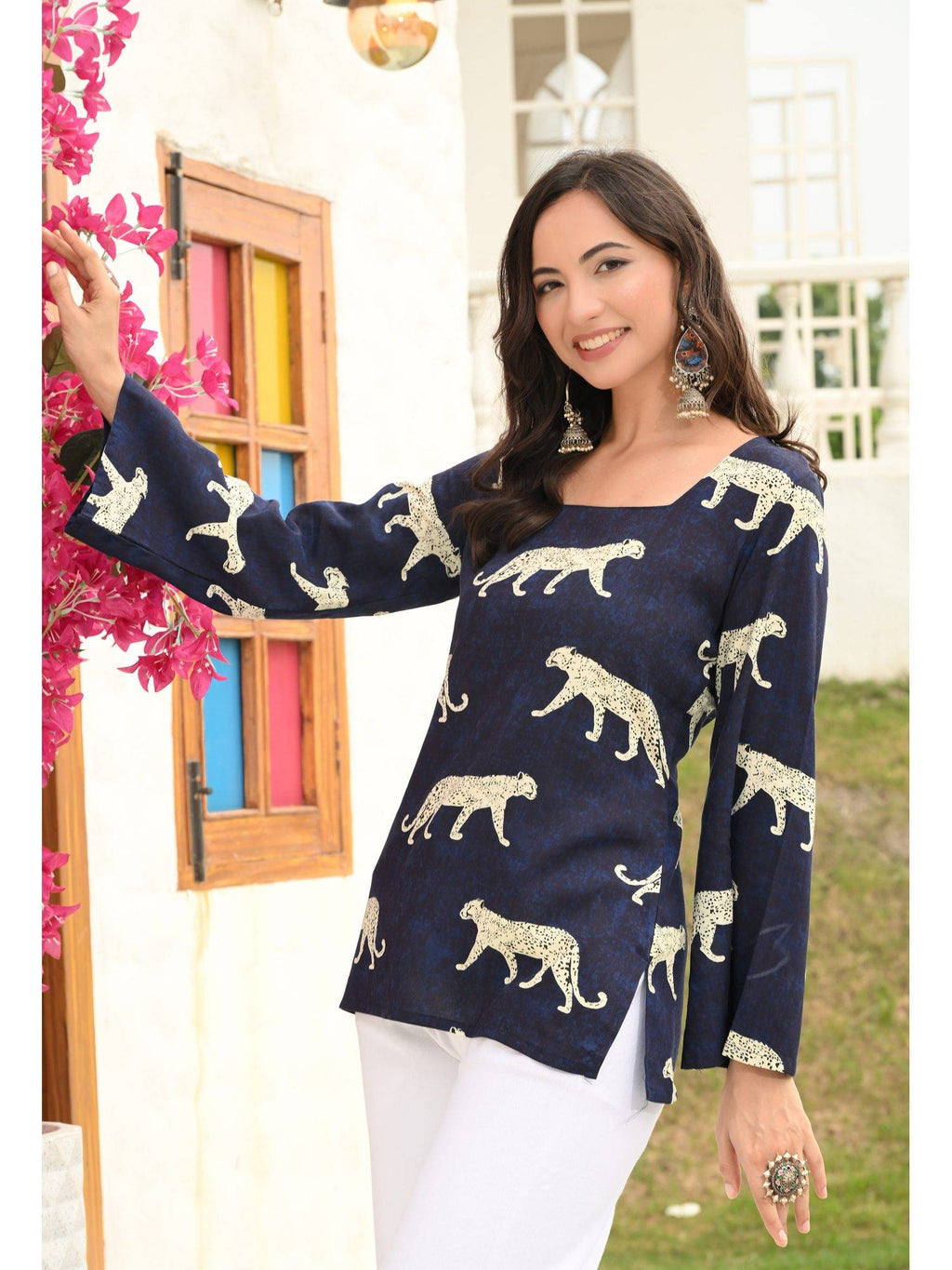 Women Rayon Printed Square Neck Straight Blue Kurta | KDG - view 3