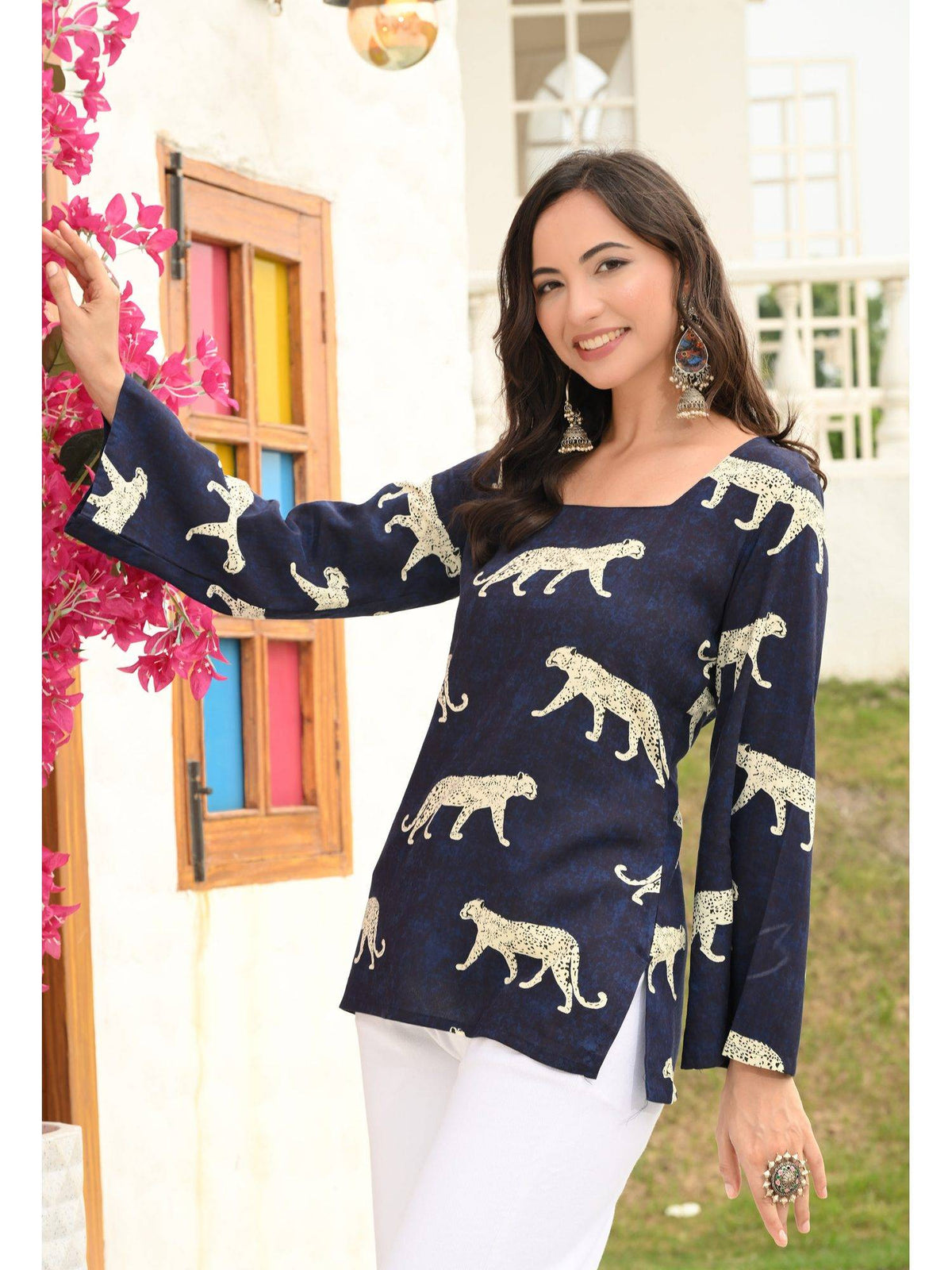 Women Rayon Printed Square Neck Straight Blue Kurta | U3S - view 3