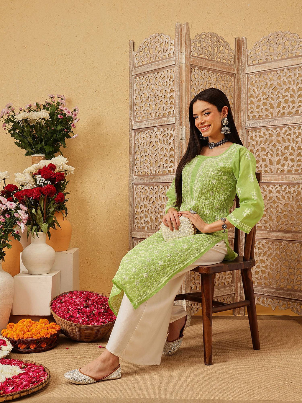 Hand Embroidered White Cotton Lucknowi Chikan Kurta (XS) (A411181) | KDG - view 42