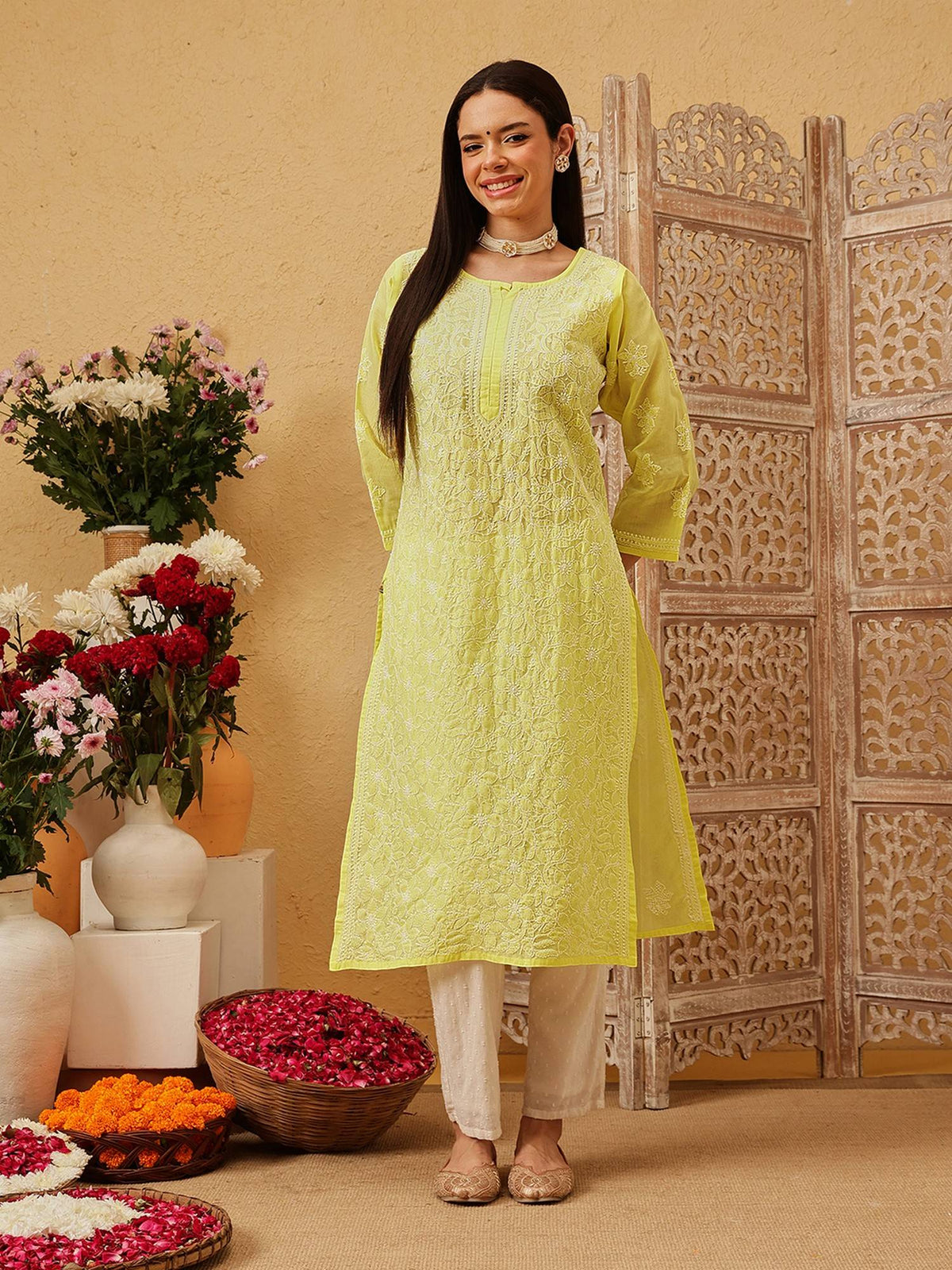 Hand Embroidered White Cotton Lucknowi Chikan Kurta (XS) (A411181) | KDG - view 30