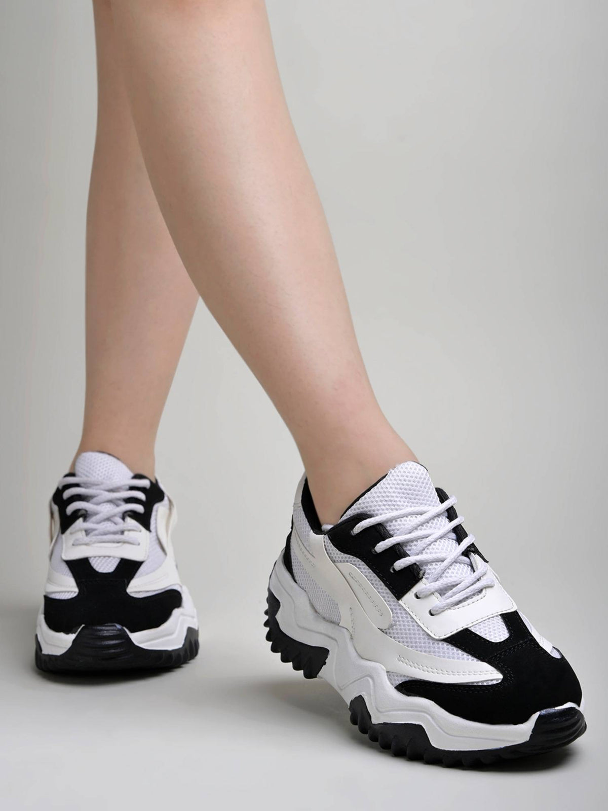 Smart Casual Comfortable Black Sneakers for Women | SN09 - view 3