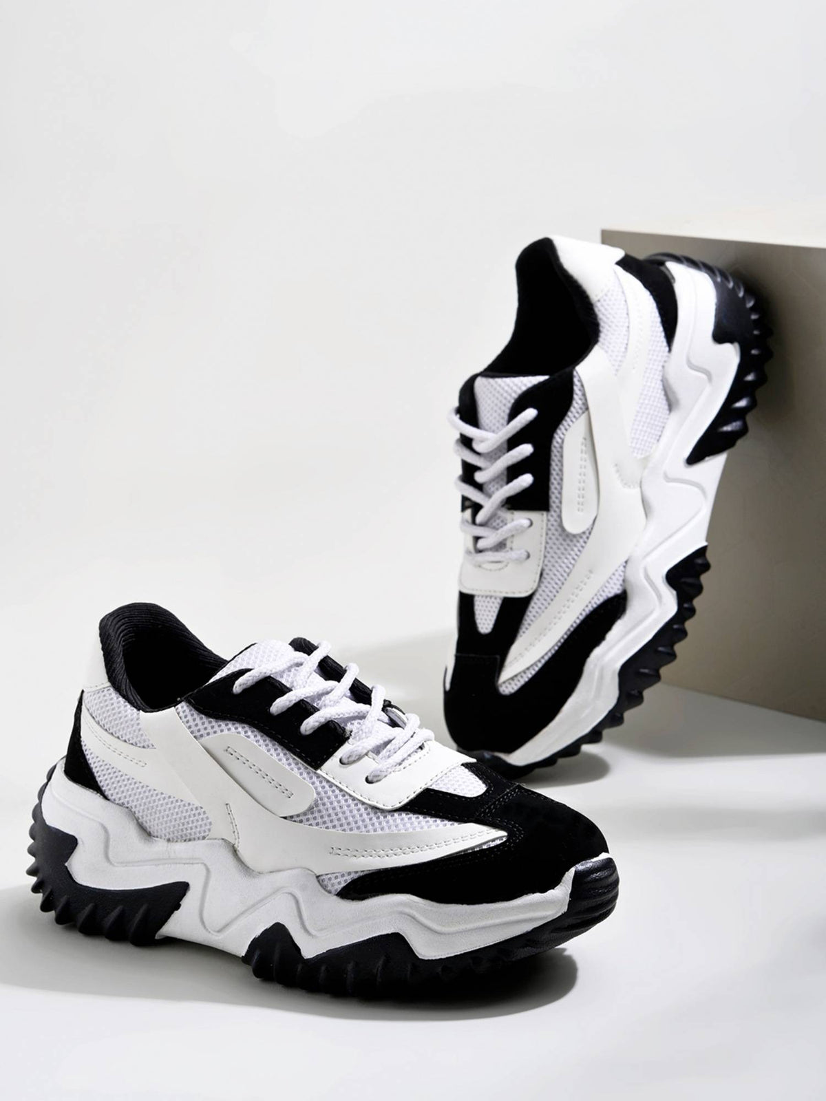 Smart Casual Comfortable Black Sneakers for Women | SN09 - view 4