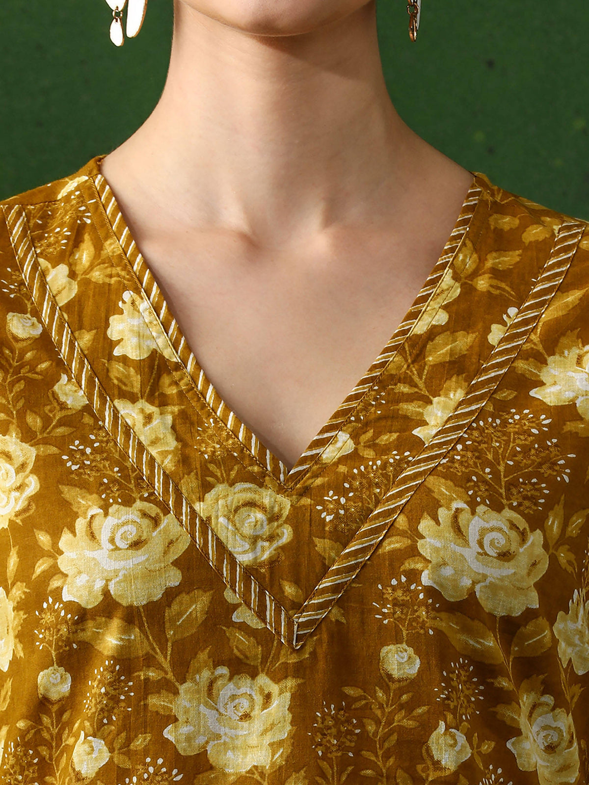 Red Floral Printed Straight Pure Cotton Kurta | FY93 - view 30