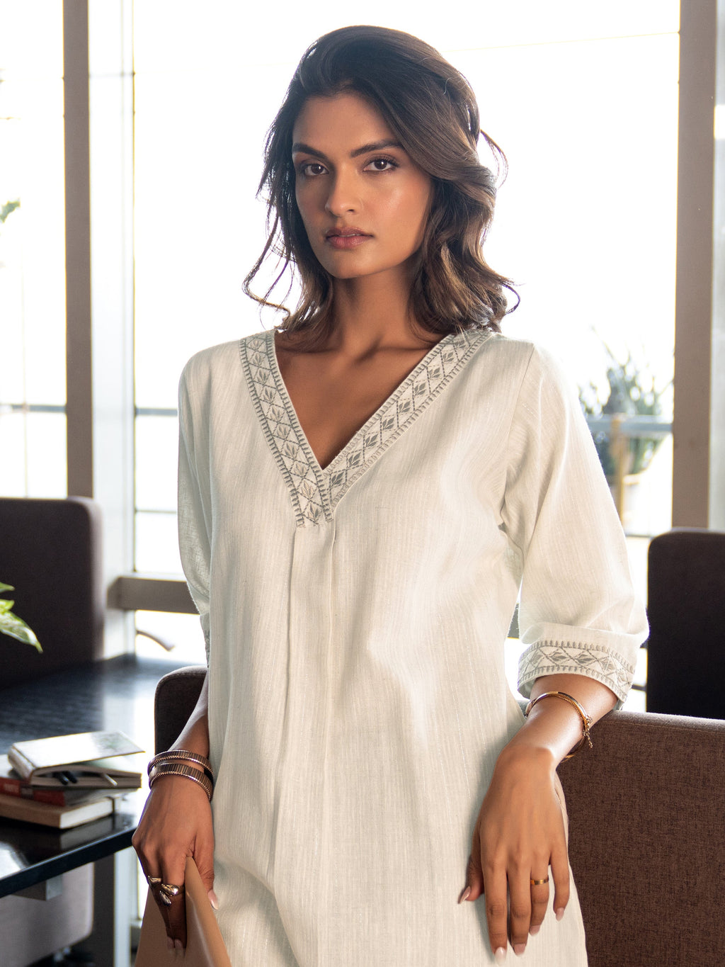 Libas Off White Solid Cotton Blend Straight Kurta