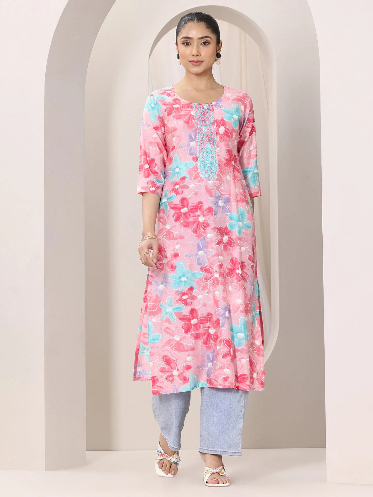 Gerua Pink Printed Silk Blend Straight Kurta