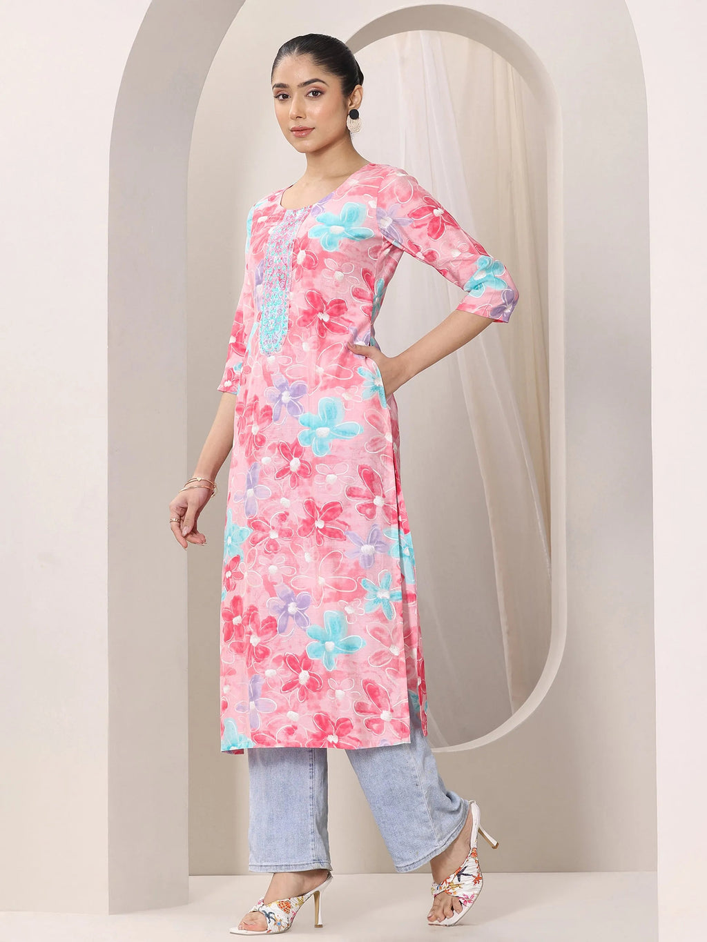 Gerua Pink Printed Silk Blend Straight Kurta