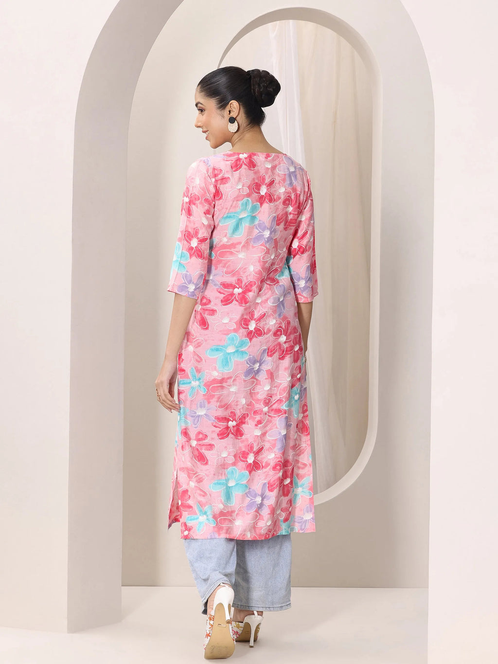 Gerua Pink Printed Silk Blend Straight Kurta