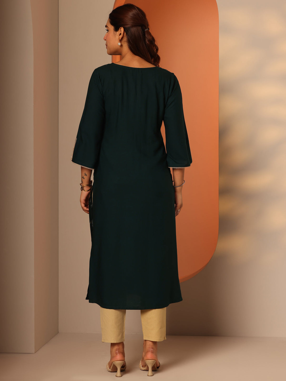 Gerua Green Embroidered Rayon Straight Kurta
