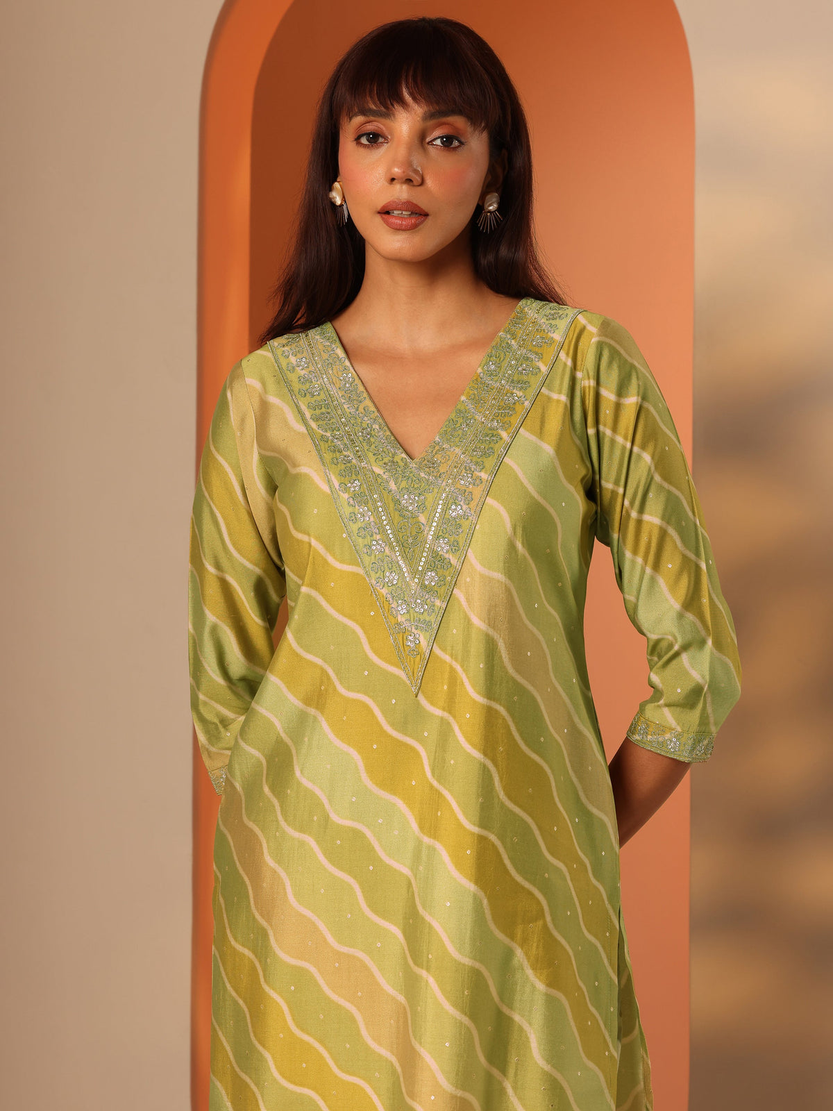 Gerua Green Printed Silk Blend Straight Kurta