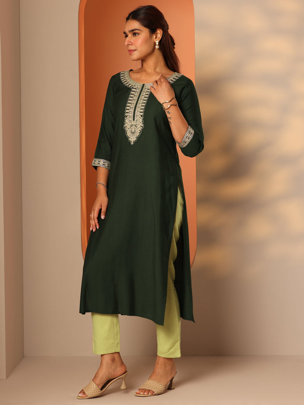 Gerua Green Embroidered Silk Blend Straight Kurta