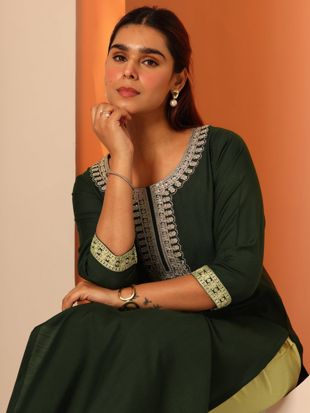 Gerua Green Embroidered Silk Blend Straight Kurta